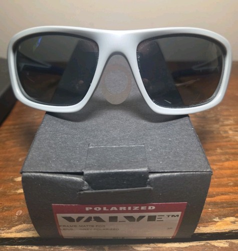 Authentic oakley oo9236 - authentic,